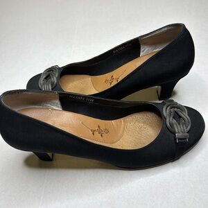 Ros Hommerson black pumps size 11 wide